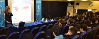 10. sınıf öğrencilerimize yönelik &quot;Geleceğin İş Dünyası&quot; konulu bir seminer düzenledi
