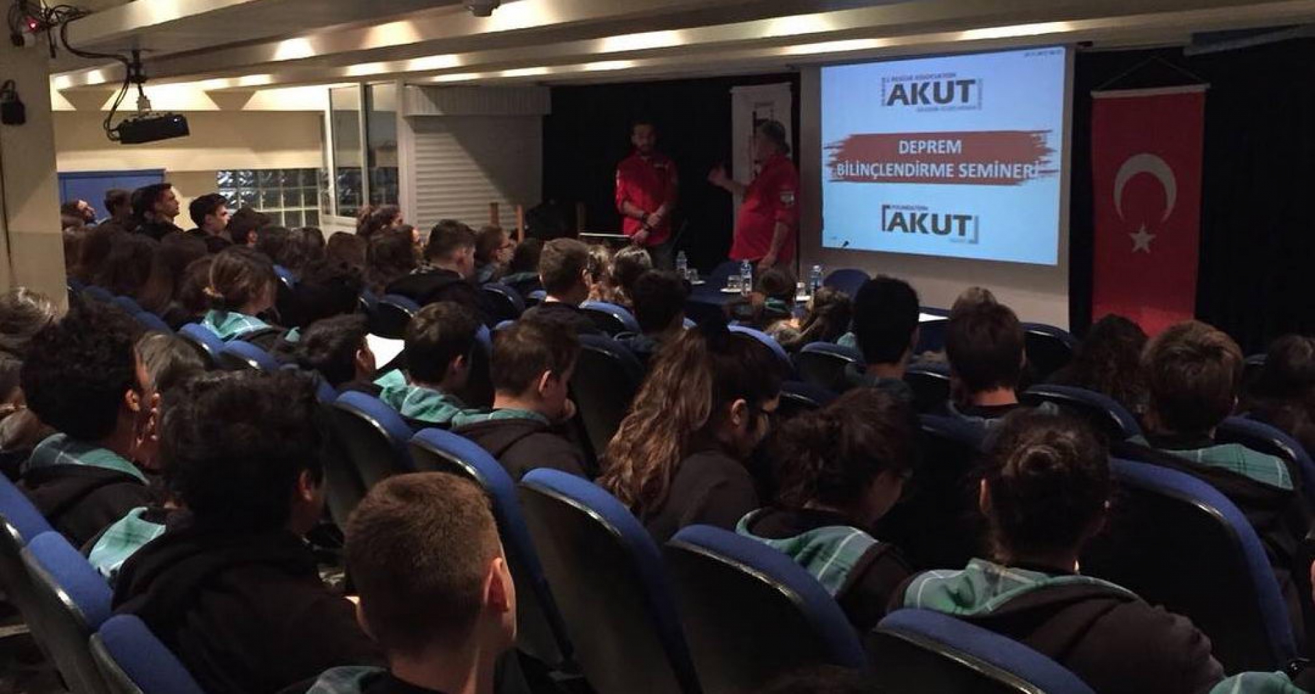 Öğrencilerimiz &quot;Deprem Bilinçlendirme Semineri&quot;ne katıldı.