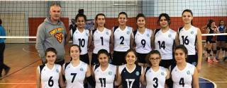 Kız Voleybol Takımımız, Yarı Final B Grubu&#039;nda karşılaşmalara devam etme hakkı kazanmıştır.