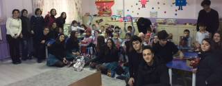 Rendre 300 enfants heureux