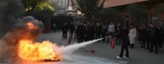Okulumuzun tüm çalışanları yangın eğitimine katıldılar.