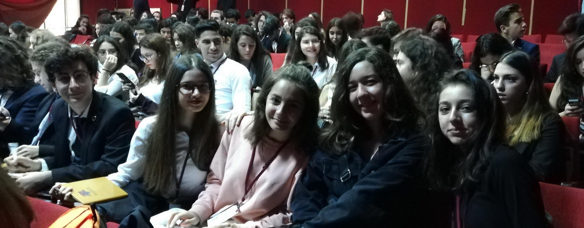 10. sınıf öğrencilerimiz İzmir Atatürk Lisesi &#039;nin düzenlediği Gençlik Konseyi&#039;ne katıldı.