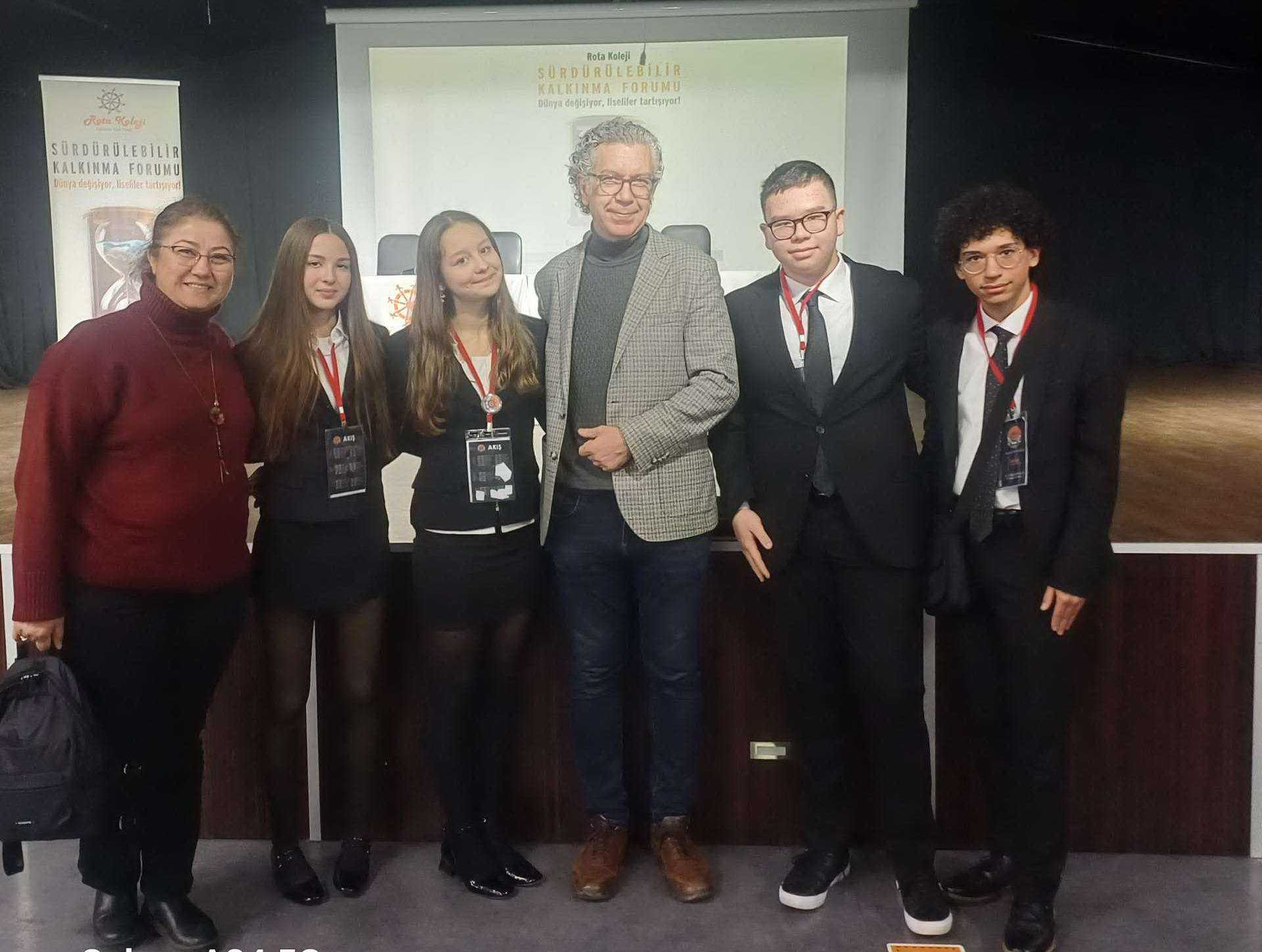 Gençlik Konseyi Öğrencileri "Sürdürülebilir Kalkınma Forumu"na Katıldı
