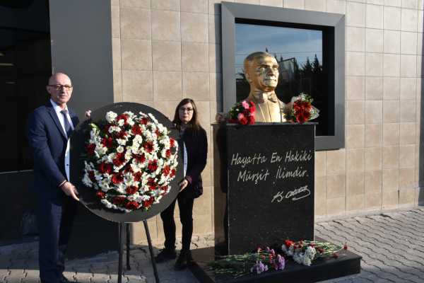 Atamızı Saygı, Minnet ve Özlemle Anıyoruz