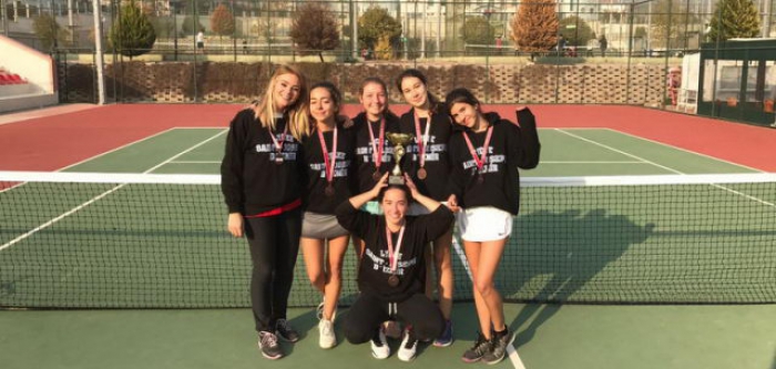 Kız Tenis Takımımız İzmir 3.cüsü oldu